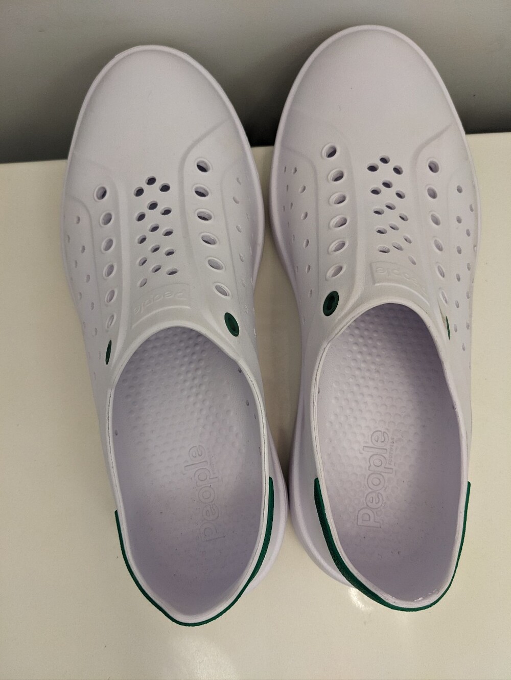 People Footwear Ace Men's White Green Solid Low Top Slip-On Rubber Shoe m8 *Desc